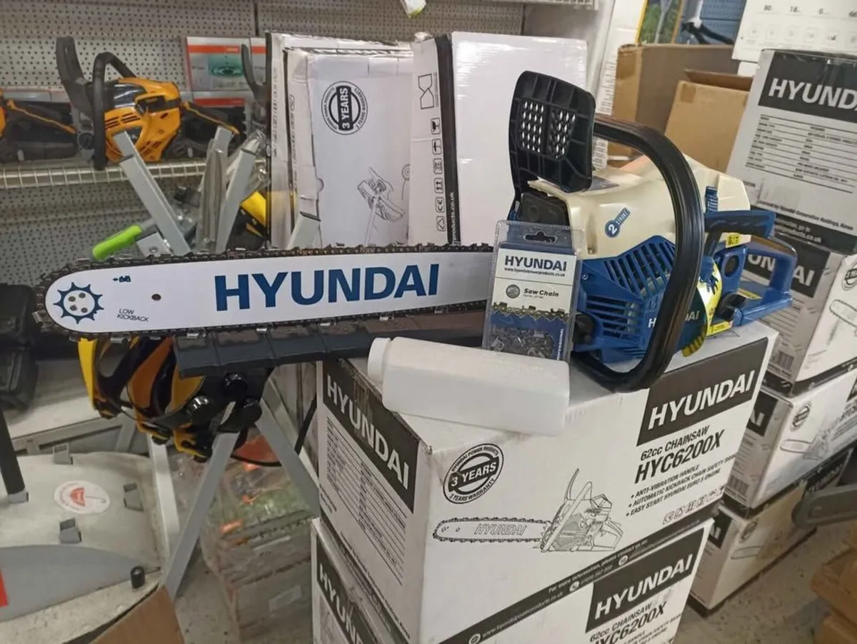 HYUNDAI 62CC PETROL CHAINSAW FOR SALE - Image 2