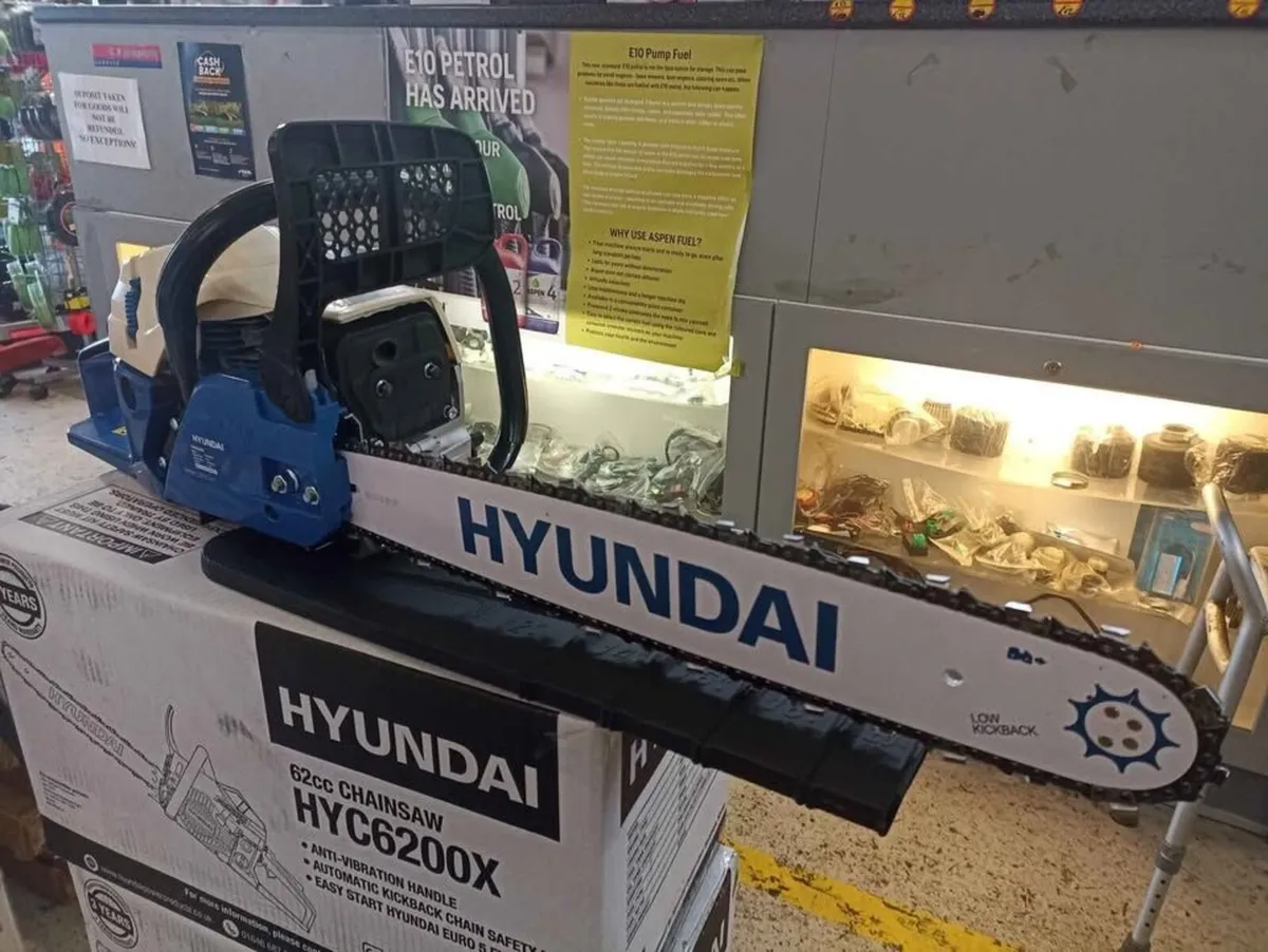 HYUNDAI 62CC PETROL CHAINSAW FOR SALE - Image 3
