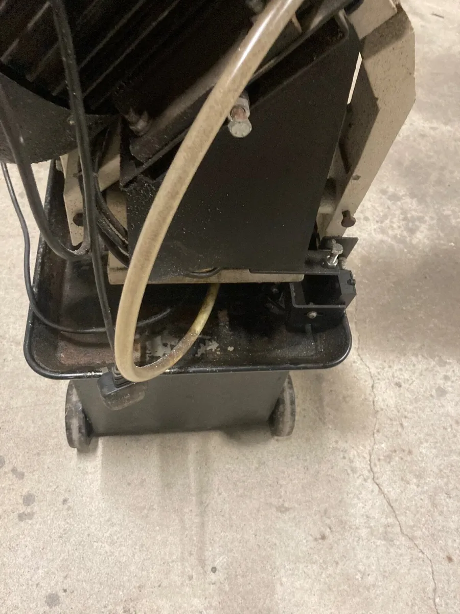 Metal bandsaw - Image 2