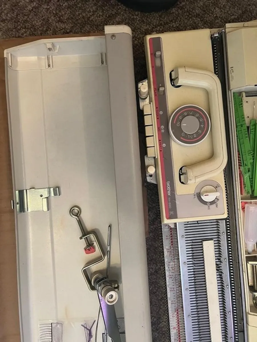 sewing a knitting - Image 4