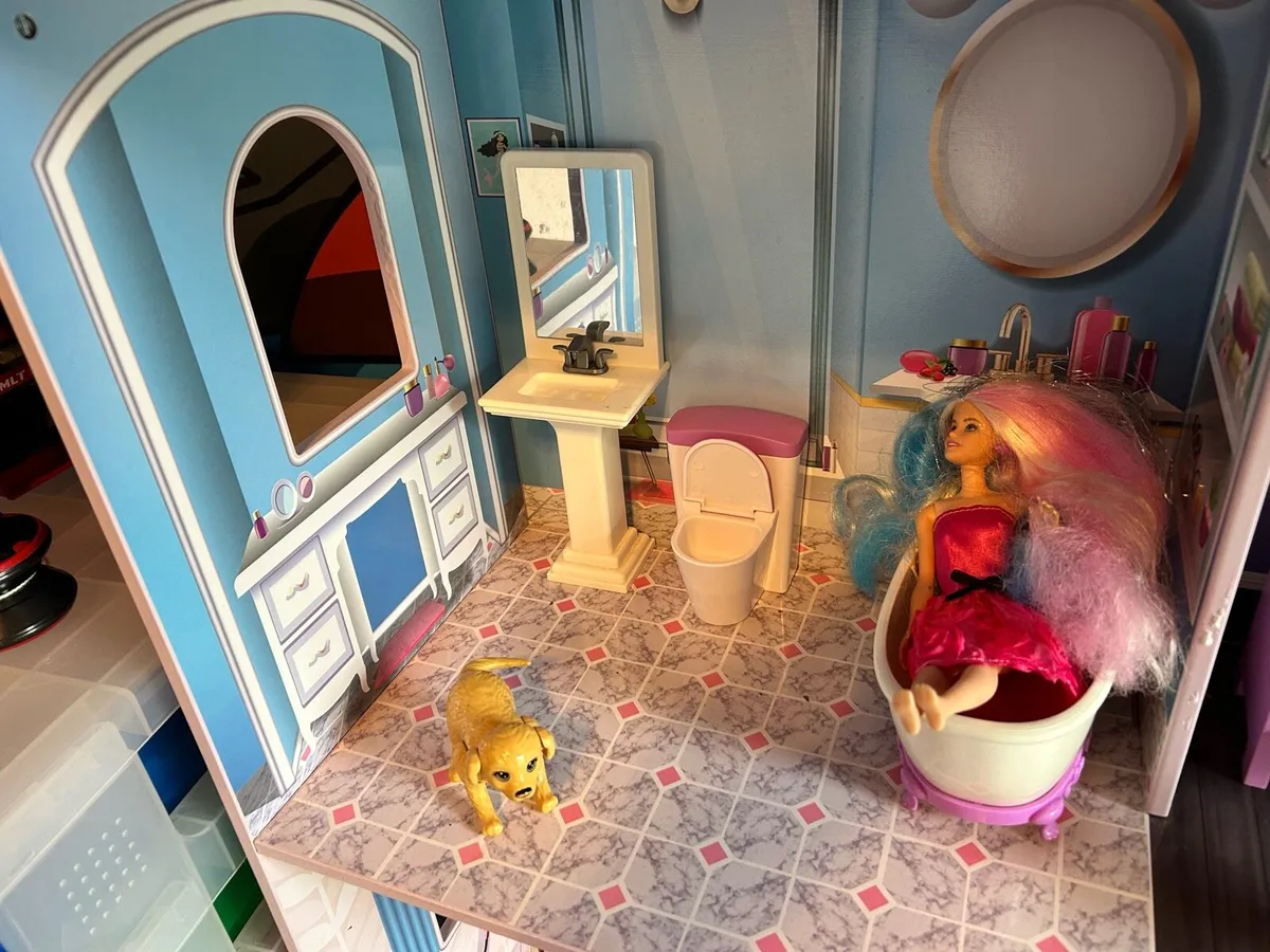 Barbie Doll house - Image 4