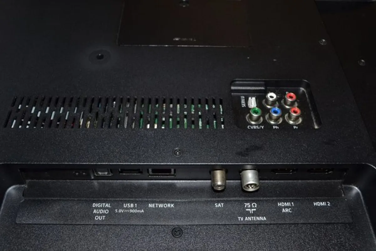 Philips 43-inch 4K Ultra HD Smart TV - Image 4