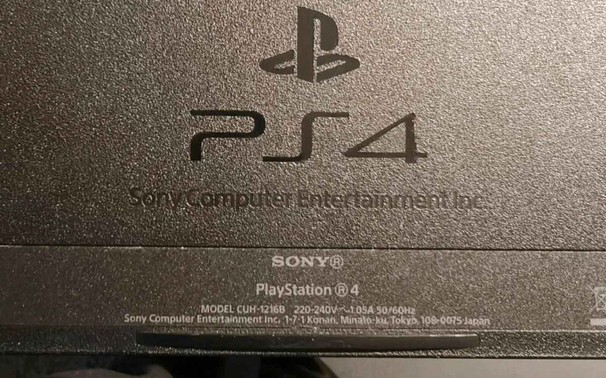 PS4 1TB - Image 3