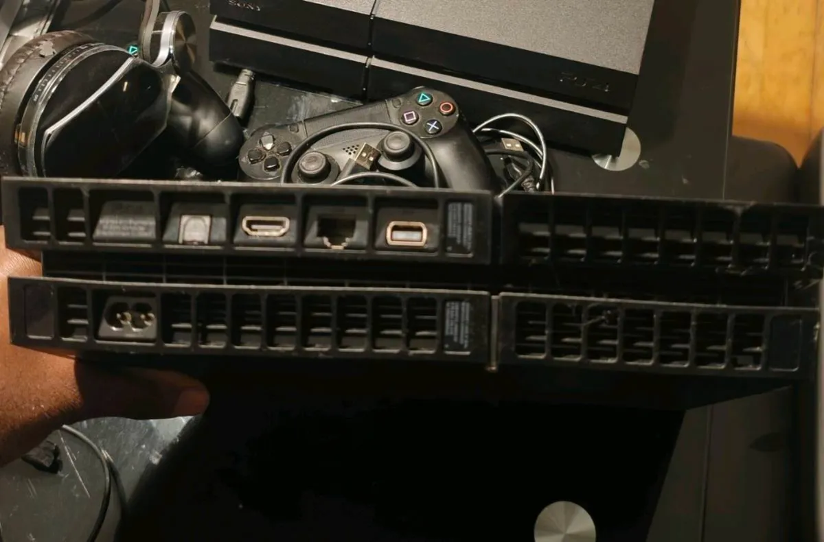 PS4 500GB - Image 2