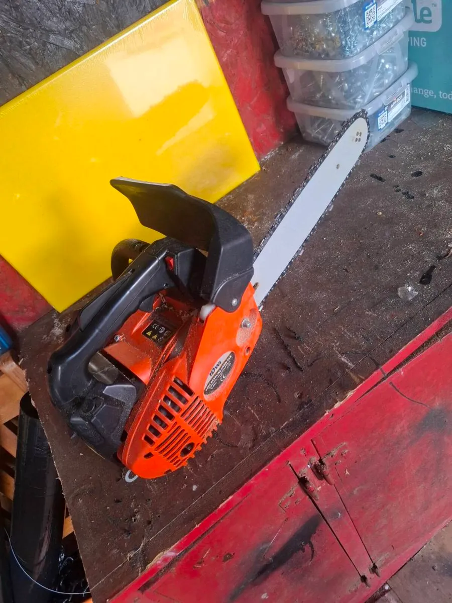 Small chainsaw - Image 2