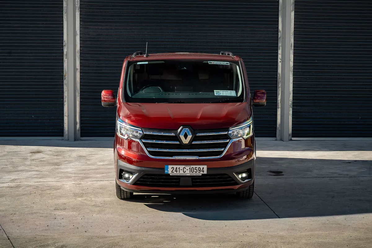 241 Renault Trafic 170 Auto - Image 2
