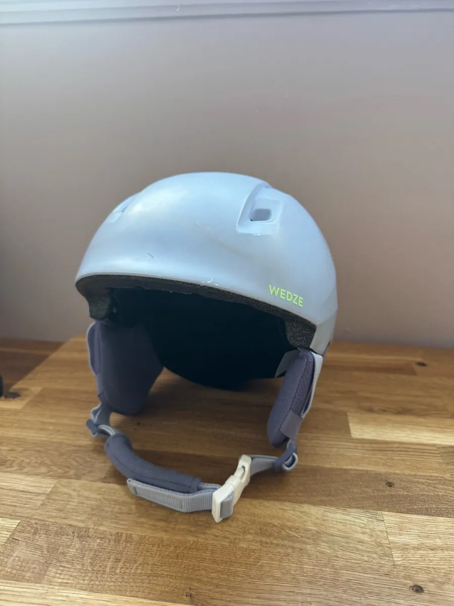 Ski helmet - Image 1