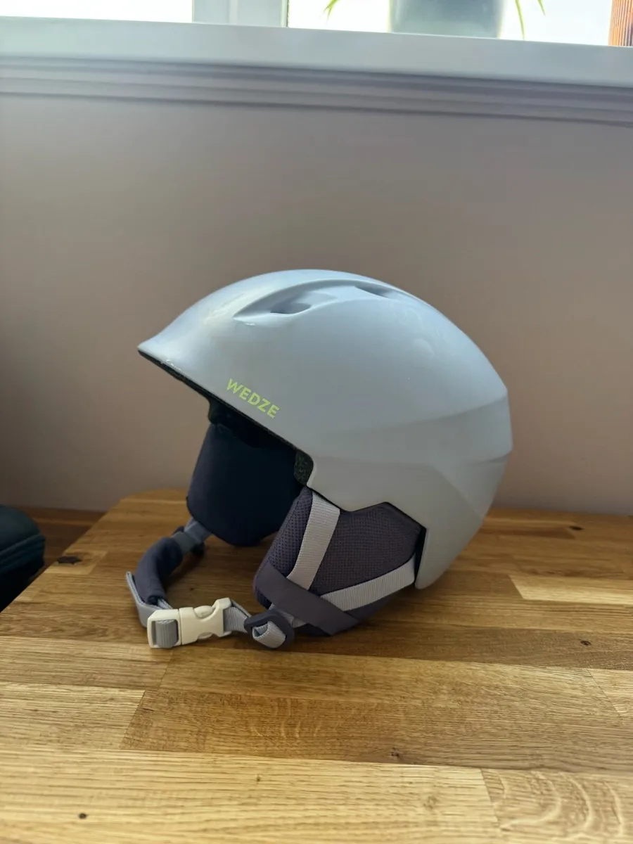 Ski helmet - Image 2