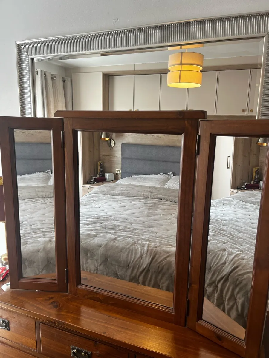 Dressing table mirror