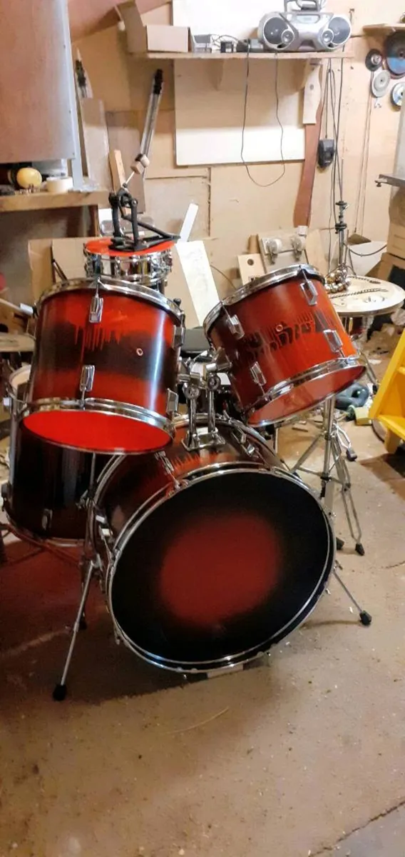 Drummer looking for gigs - Image 1