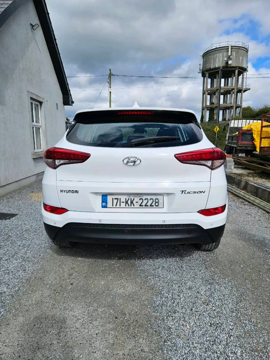 HYUNDAI TUCSON - Image 2
