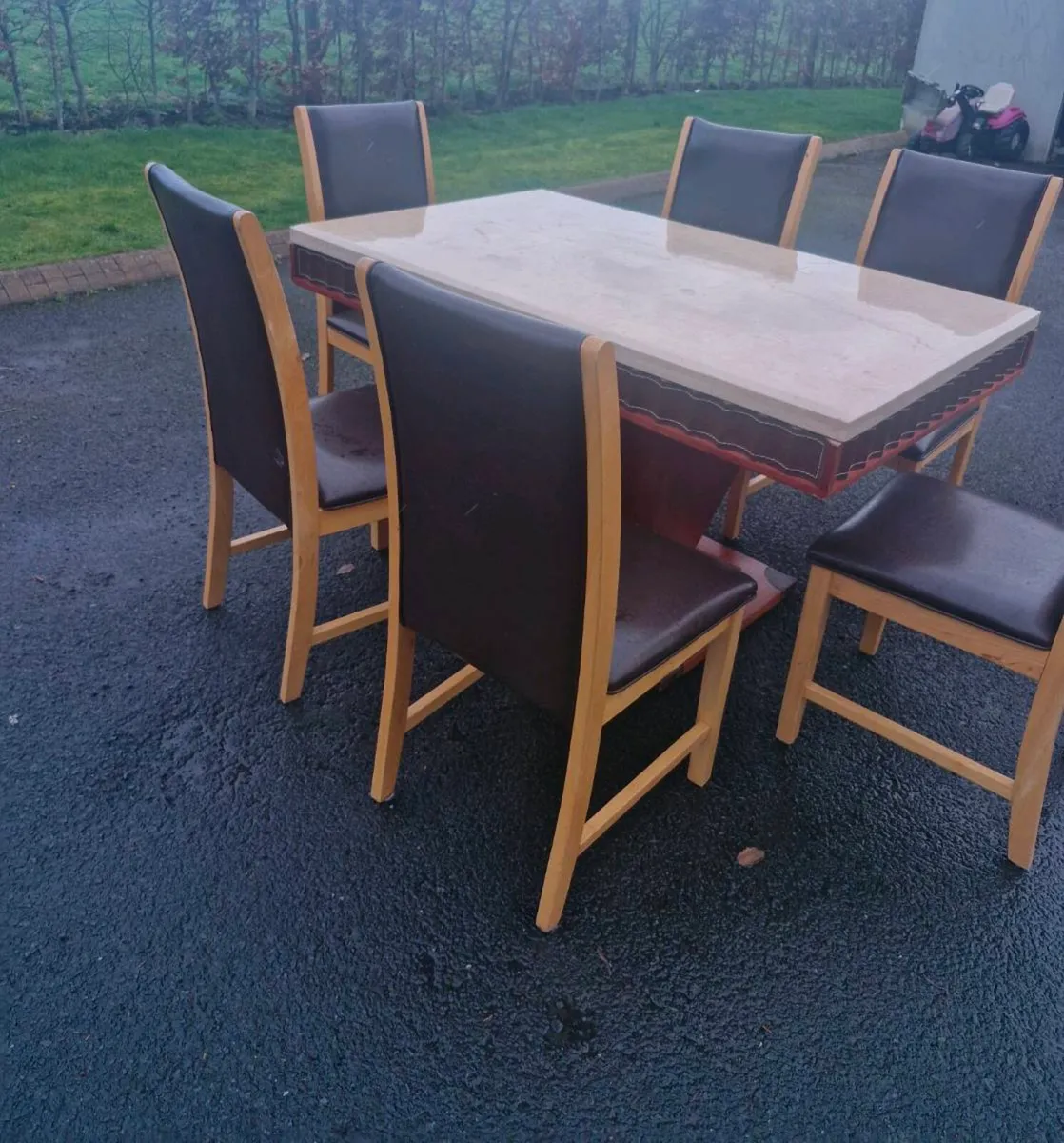 MARBLE TOP TABLE AND 6 DINING ROOM CHAIRS - Image 2