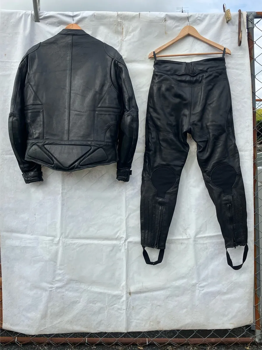 RS Mens two piece leather motorcycle suit - Image 2