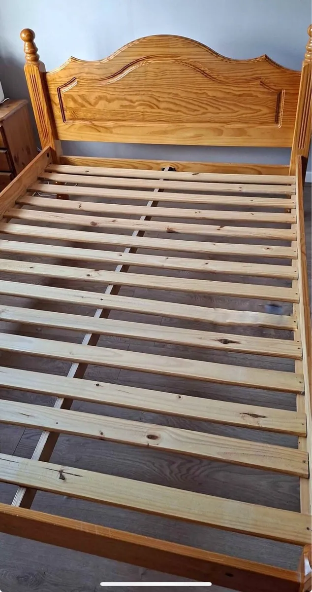 Beautiful Solid 4Ft 6” Double Wooden Bed - Deliver - Image 2