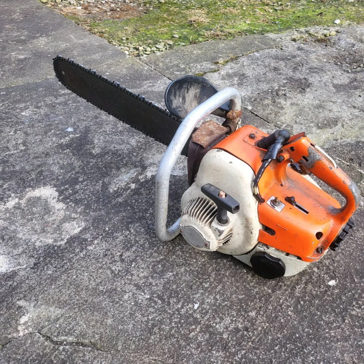 Stihl chainsaw and blower - Image 2
