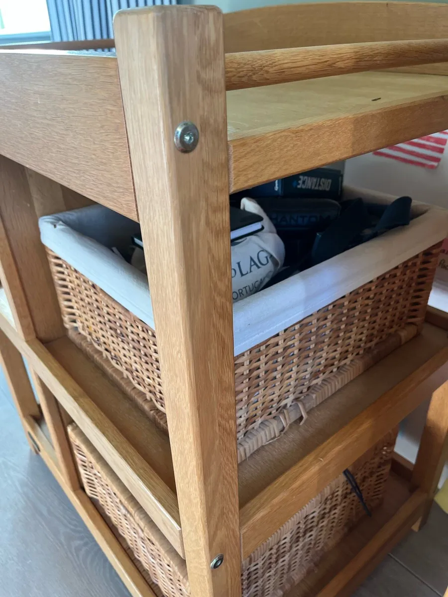 Mama’s & Papa’s Solid Oak Changing Table - Image 3