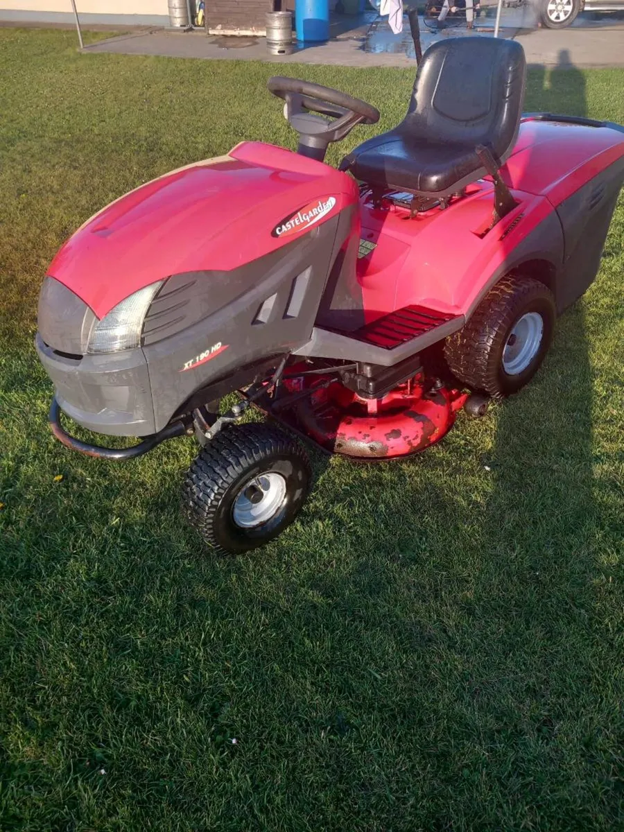 Castle garden ride on mower - Image 3