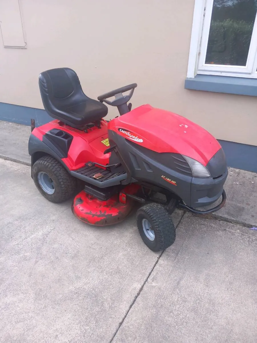 Castle garden ride on mower - Image 4