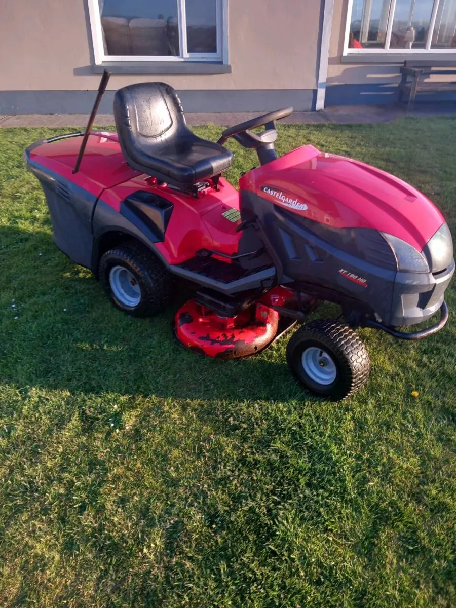 Castle garden ride on mower - Image 1
