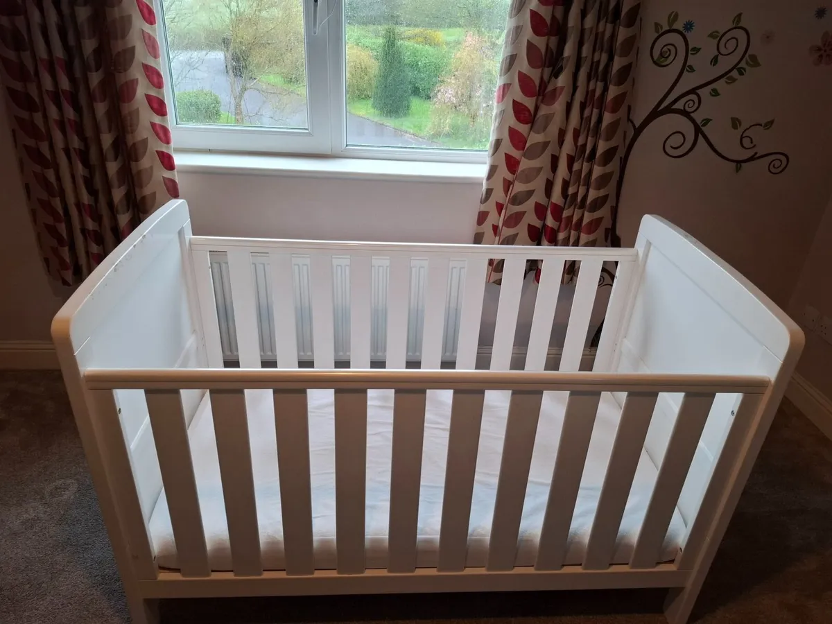 Baby cot cotbed - Image 1