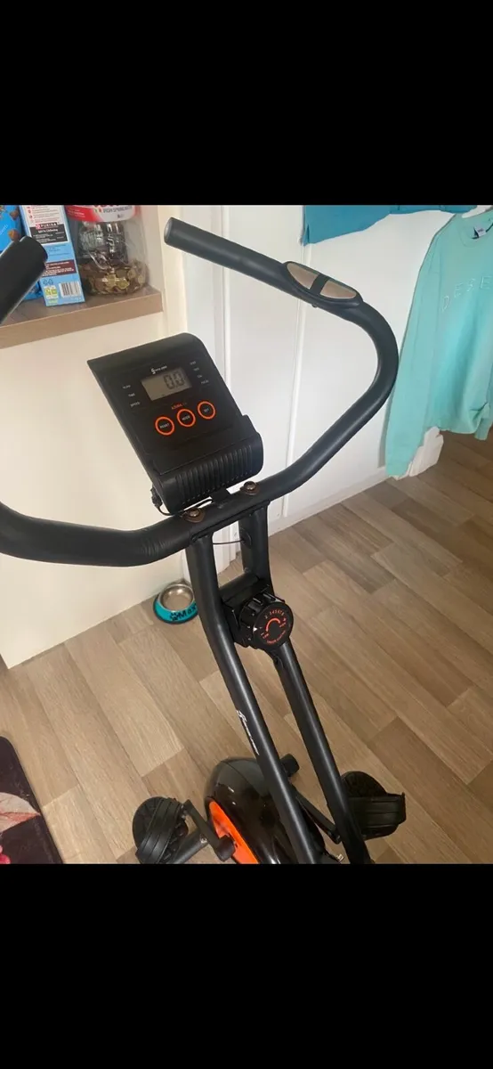 Exercise bike - Image 1