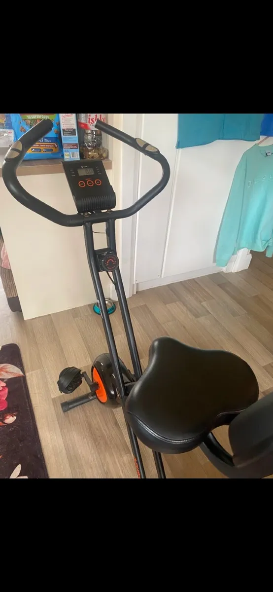Exercise bike - Image 2