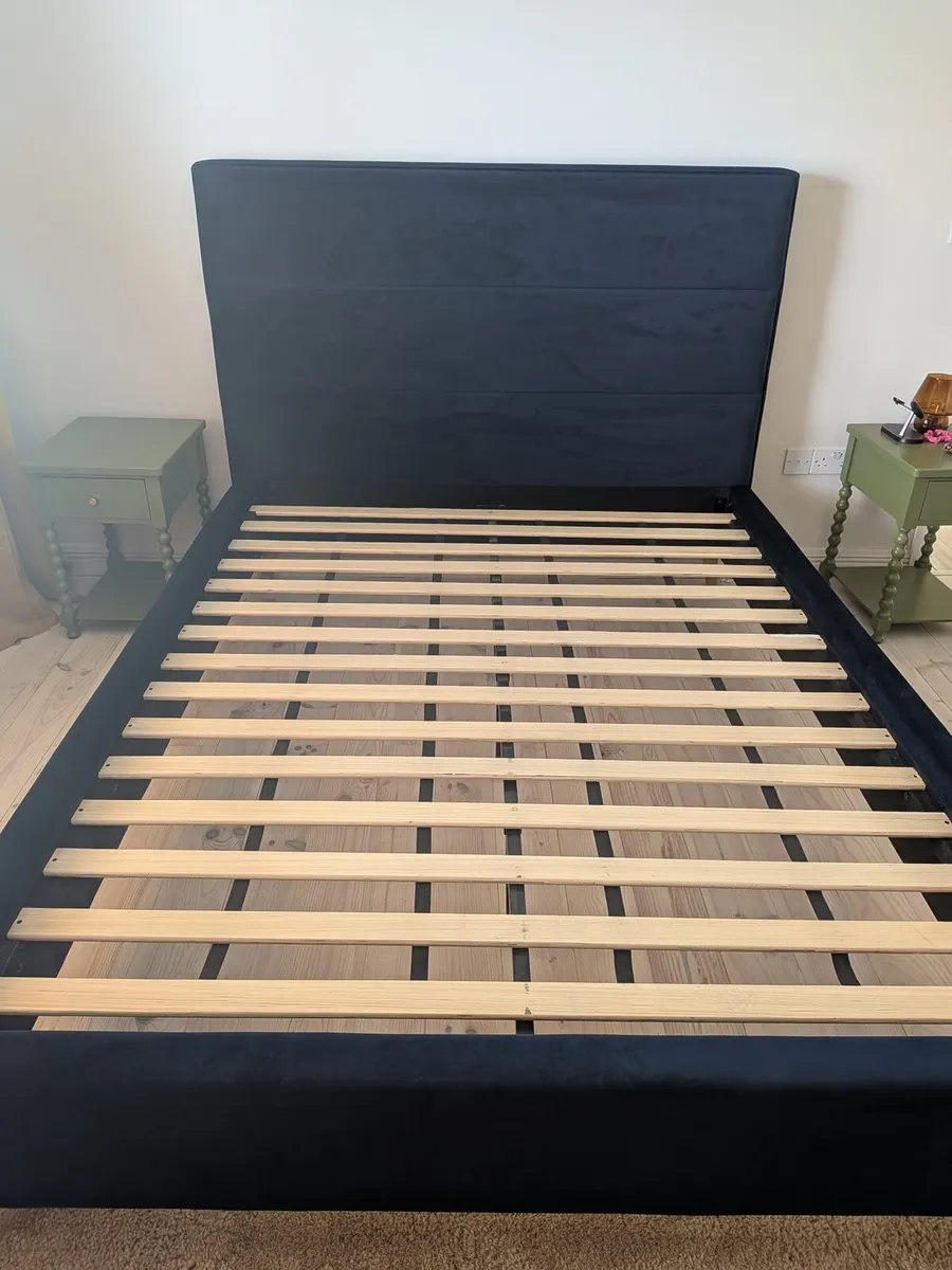 Stylish Navy Blue Velvet King size Bed Frame - Image 2