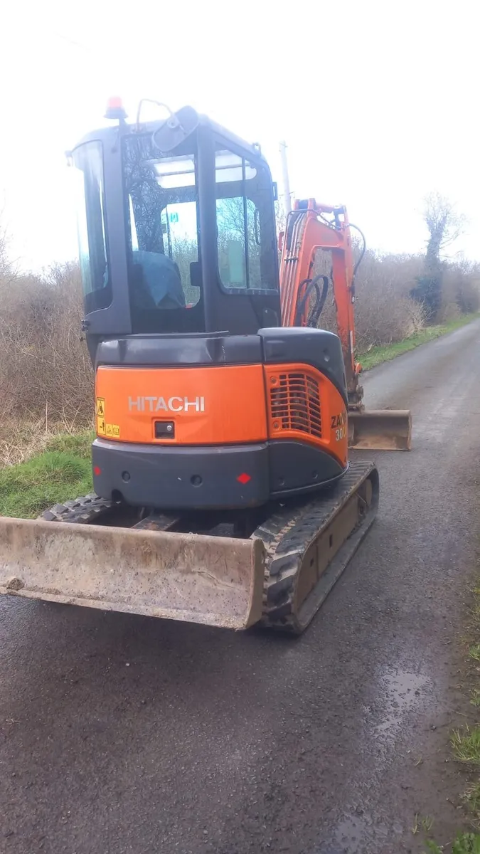 X30 Hitachi Digger - Image 2