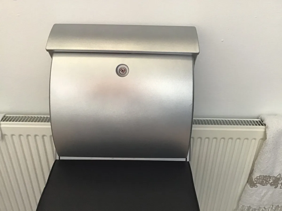 Post Box - Image 2