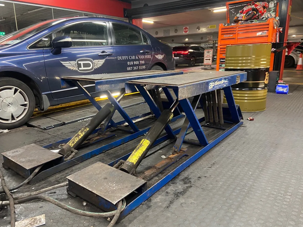 SCISSORS LIFT FOR SALE - Image 4