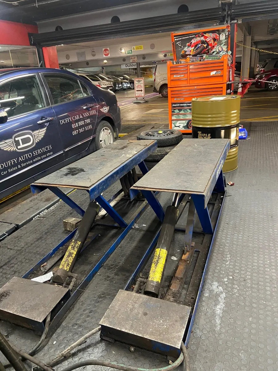 SCISSORS LIFT FOR SALE - Image 2