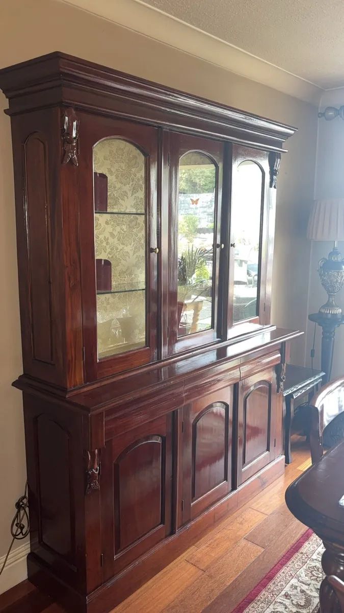 Mahogany Unit - Image 1