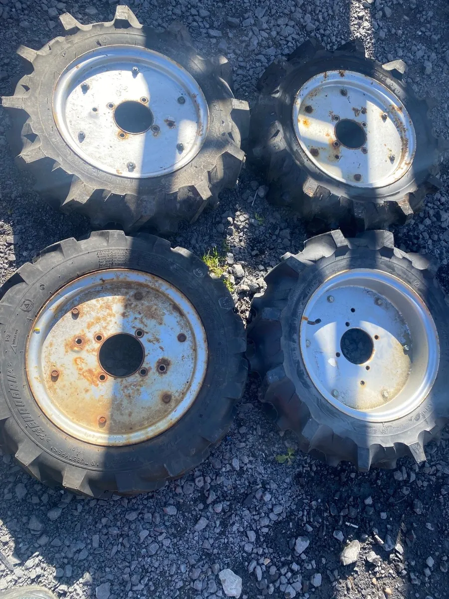 4 Tractor wheels - Image 1