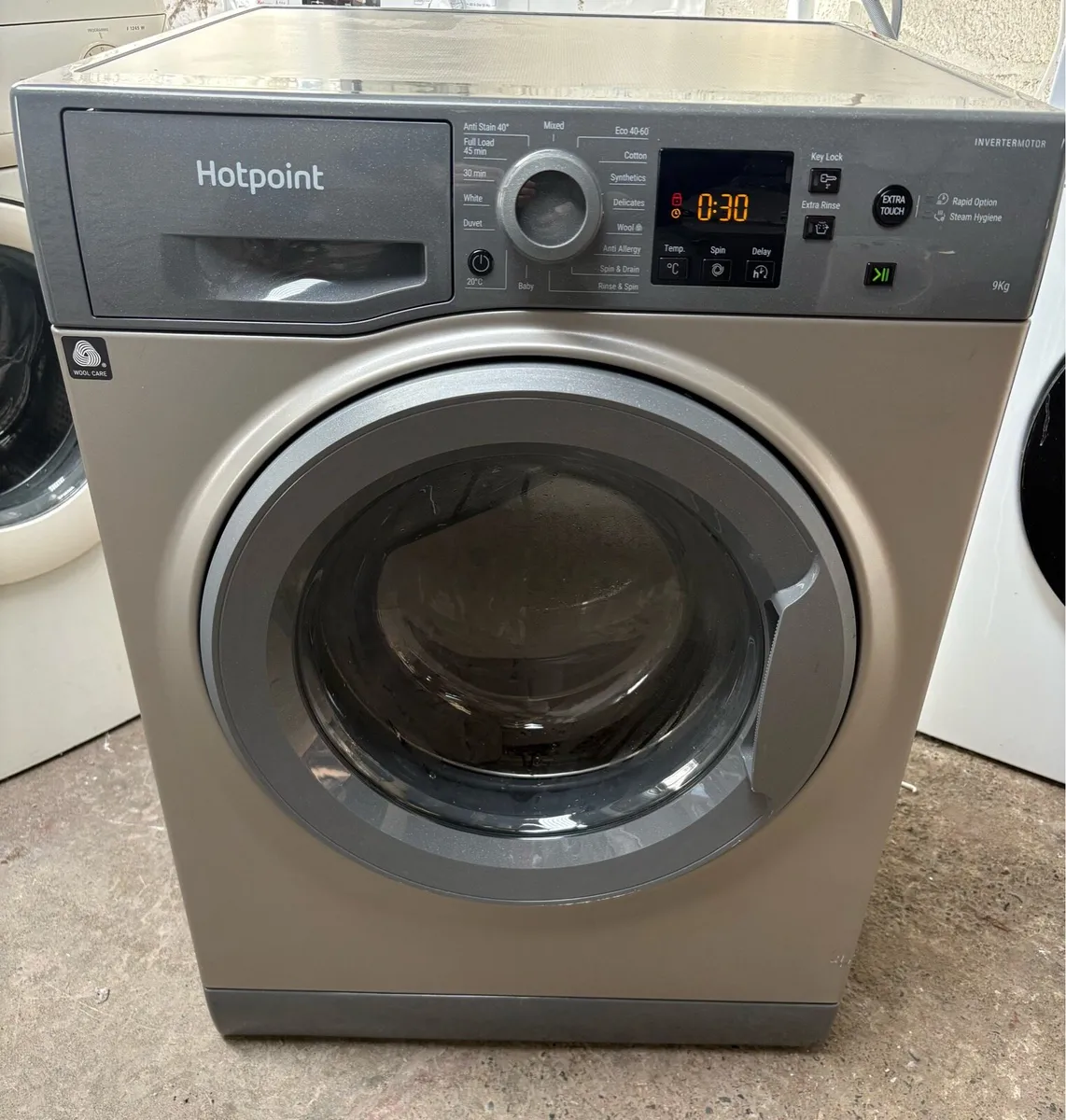 Hotpoint Washing Machine - 9kg Drum