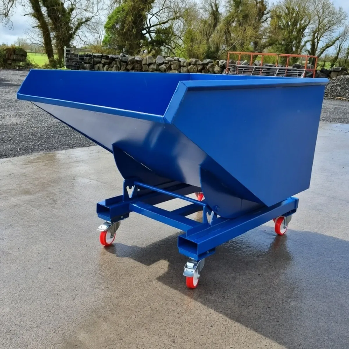 1250L tipping skips - Image 3