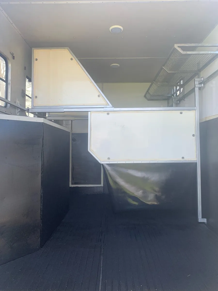 Horse truck Daf LF 7.5 tonne 2006 - Image 4