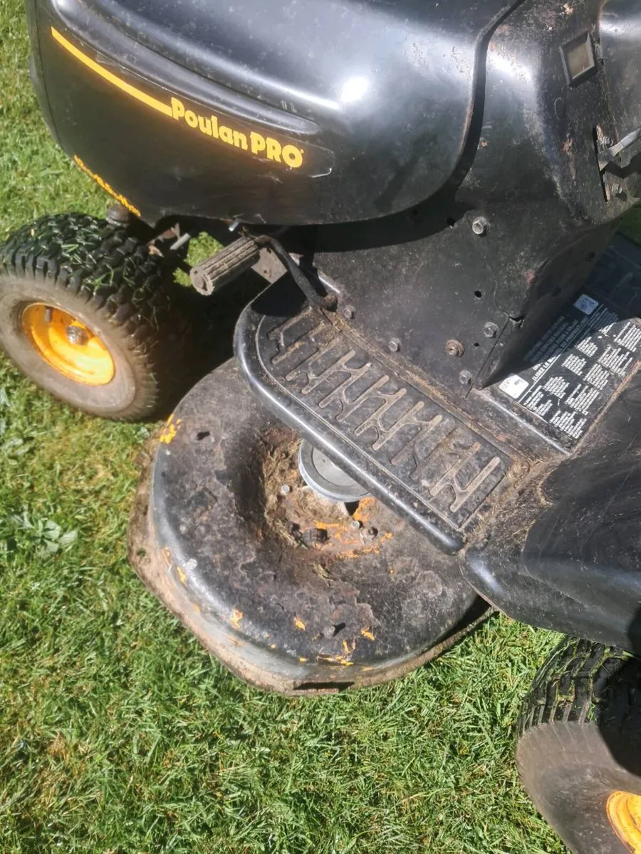 Riding lawnmower - Image 4