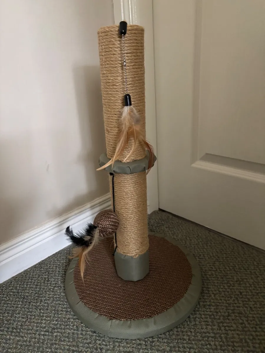 Cat bed & scratch post - Image 4