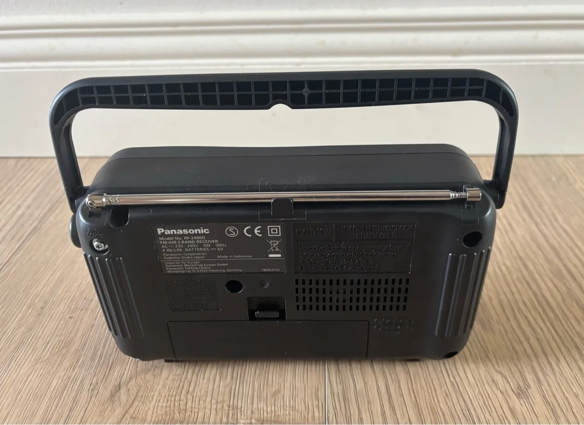 Panasonic RF-2400D Radio - Image 2