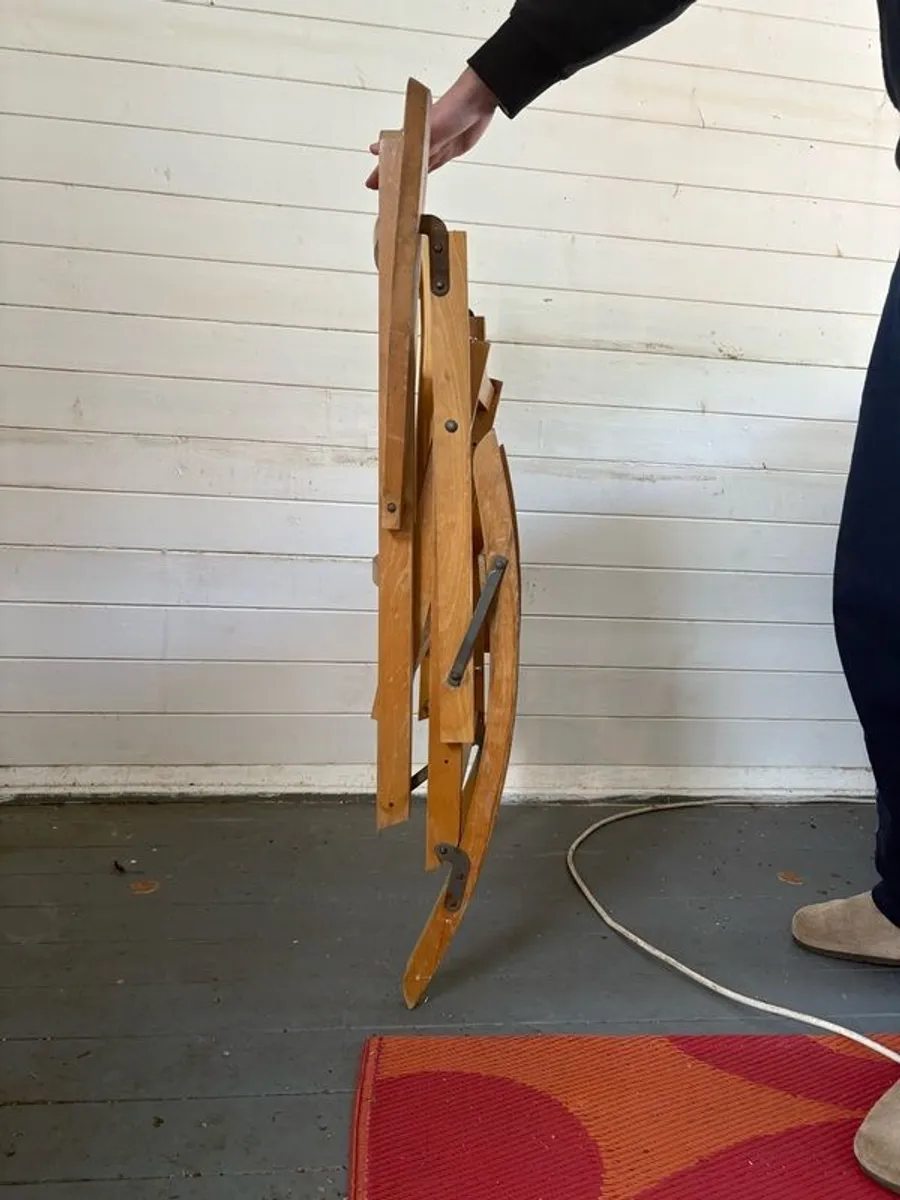 Very unusual vintage folding rocking chair only ever indoors - Image 3