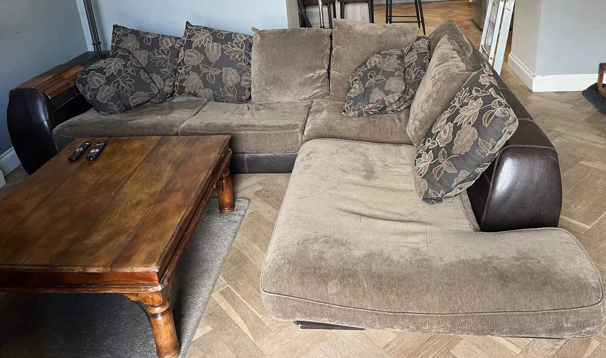 Corner sofa - Image 1