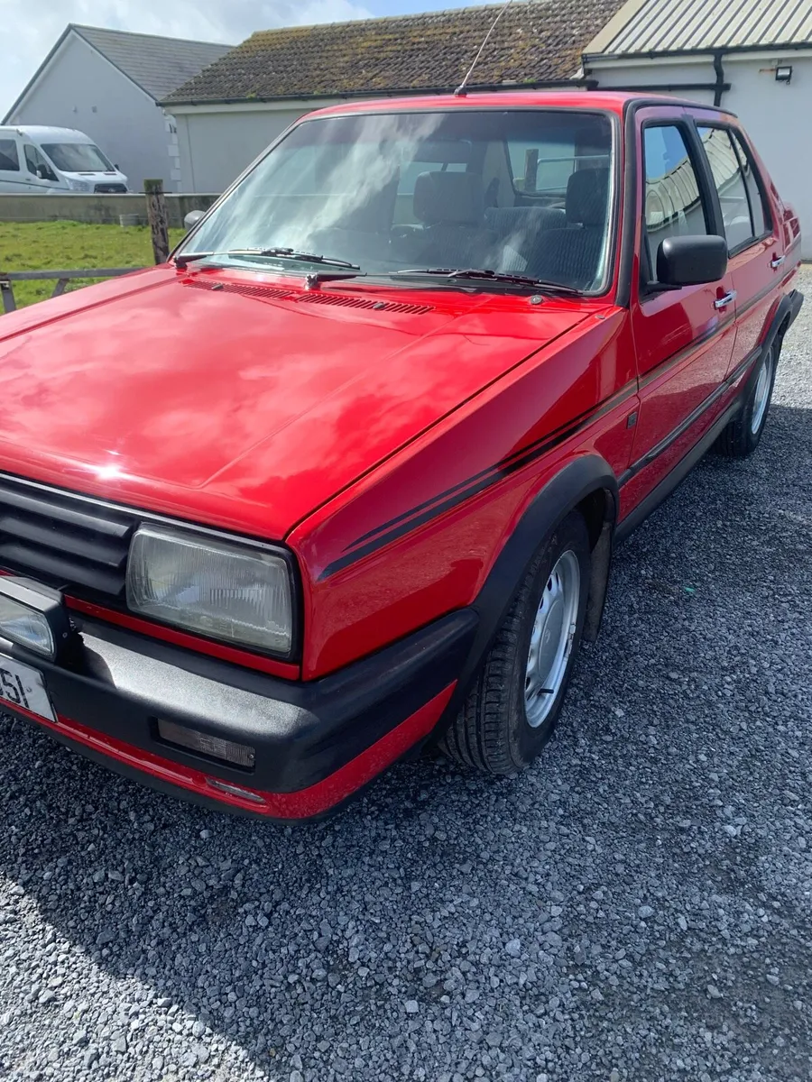 Vintage car - Image 1