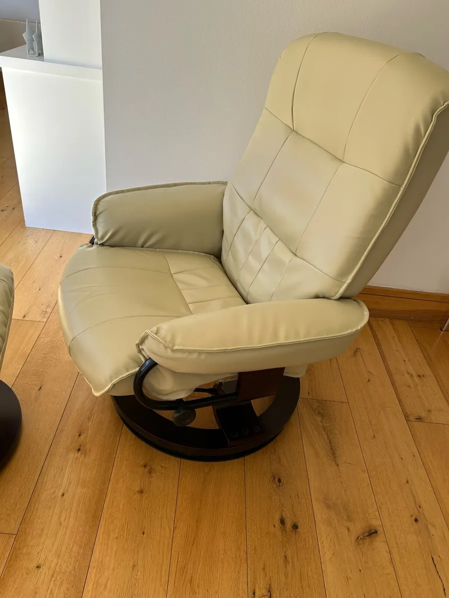 Recliner swivel armchair - Image 1