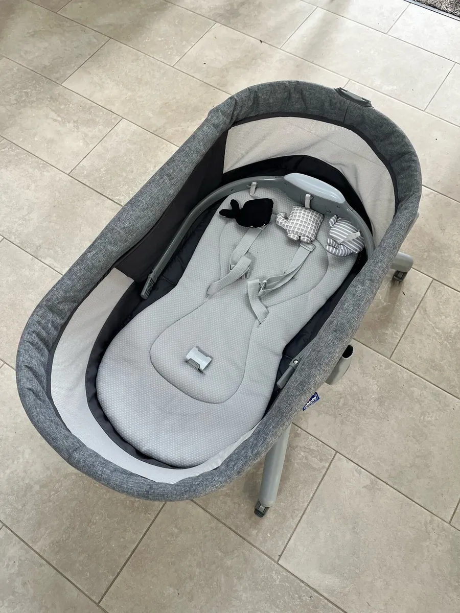 Chico 4 in 1 crib - Image 3