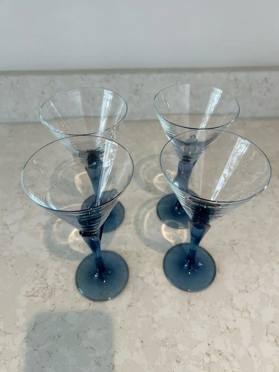 4 Cocktail Glasses - Image 2