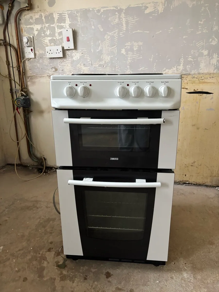 Electric fan oven - Image 1
