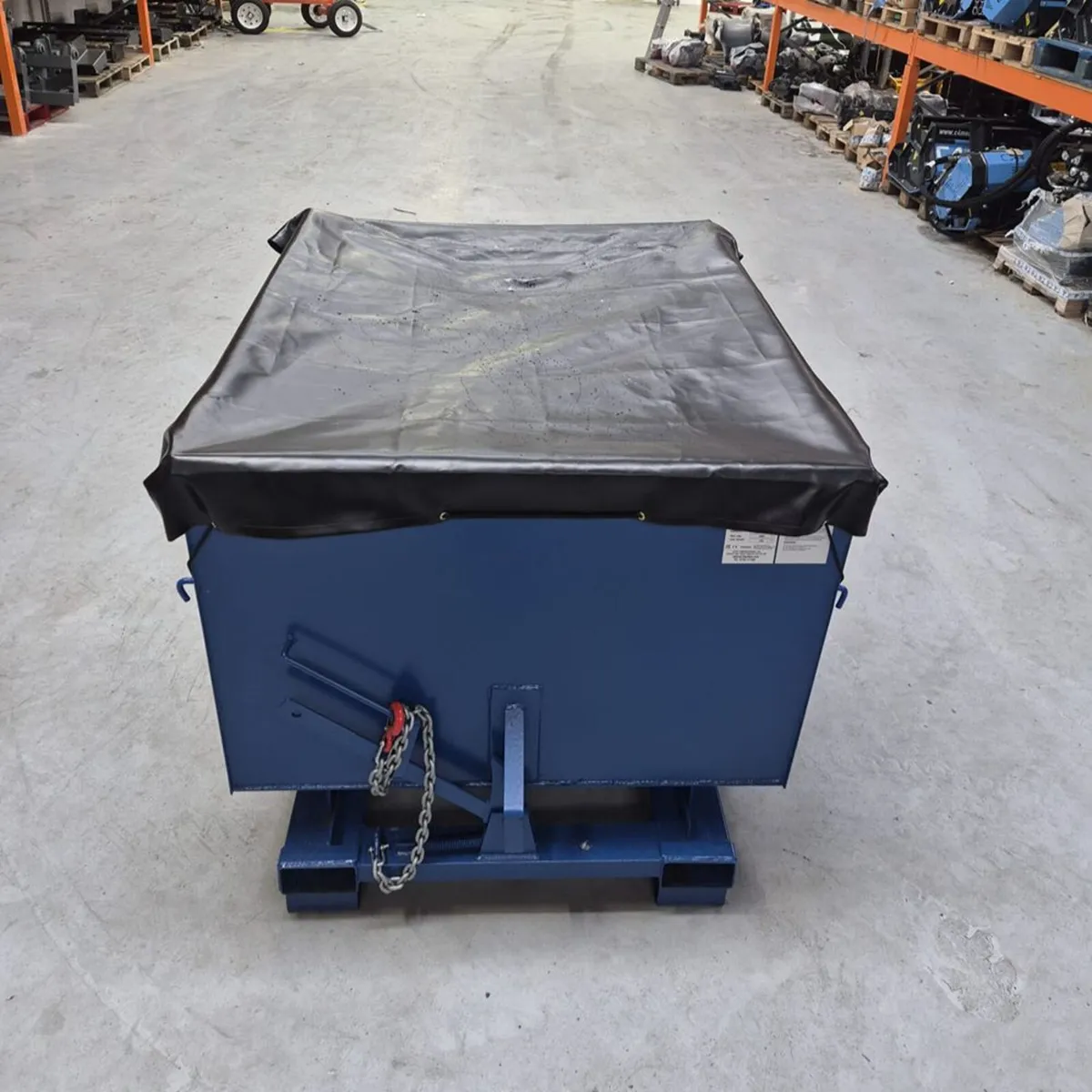 Tipping Skips With Canvas Lids - Image 3