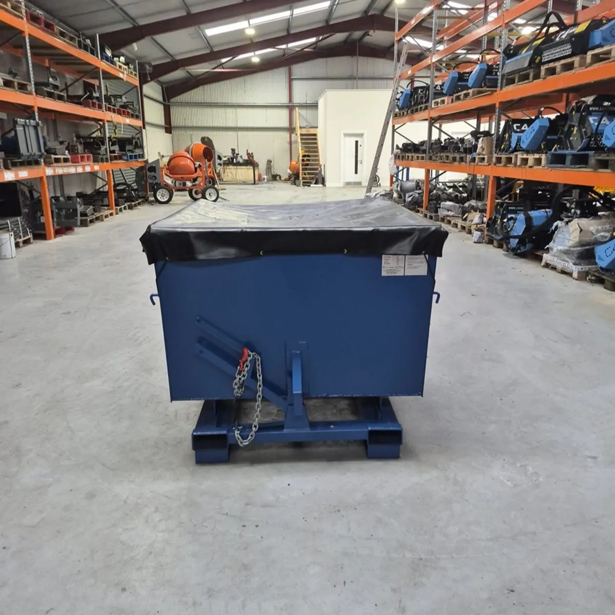 Tipping Skips With Canvas Lids - Image 4