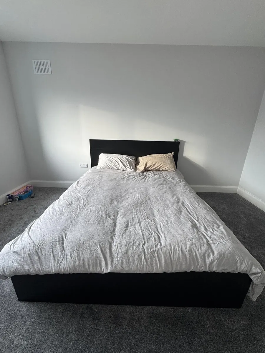 Excellent Condition King Size Bed and Matress Set - Image 3