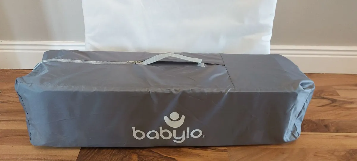 Travel Cot/ Playpen - Image 1